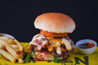 Burger Joe, Frites et Boisson au choix