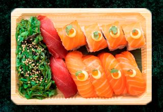 Lunch Box Yoru 10 piezas con wakame