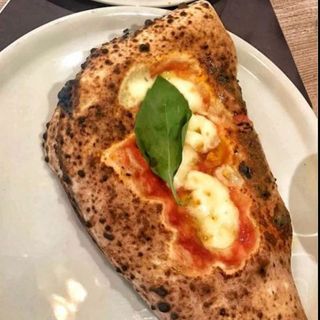 Calzone boloñesa