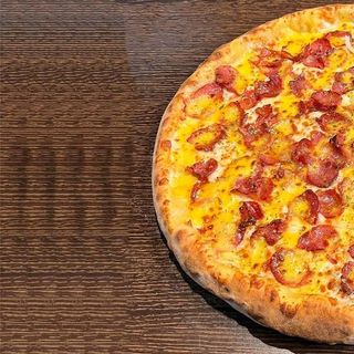 Pizza Calabresa com Cheddar