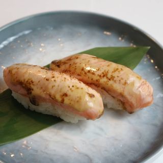 Nigiri De Salmón Flameado  (2 Uds.)