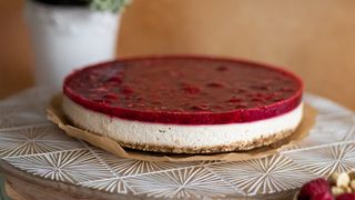 Cheesecake cu zmeura sau fructe de padure