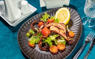 Tentacule de calamar la gratar