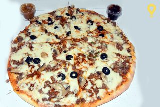 Pizza Bolognese 