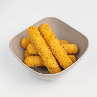 Mozzarella štapići i pomfrit