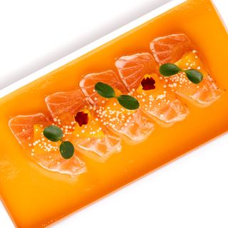 DY200. Orange salmon tataki 6 pezzi