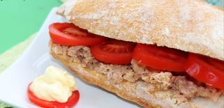 Panino tonno e pomodori