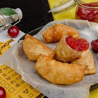 ЧебурекМи с клубничным джемом (5шт)