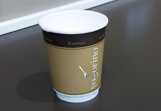 Latte bianco schiumato caldo