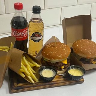 Ситний обід з ЧізБургером на двох