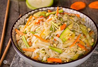 035. Ми Фен със зеленчуци (600гр)