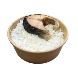 ბრინჯი და მოხარშული ორაგული