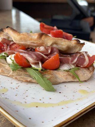 Sendvič  Prosciutto Crudo di Parma & Bufala