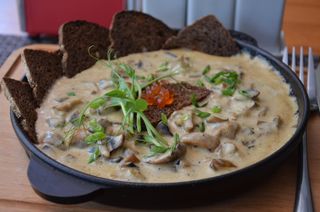 Морепродукти у вершковому соусі (250г)