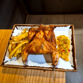 Pollito Picantón Asado al PiriPiri con Chutney de Piña