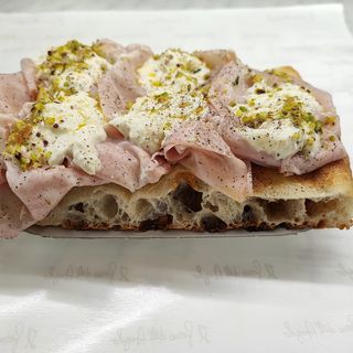 Pizza con mortadella 