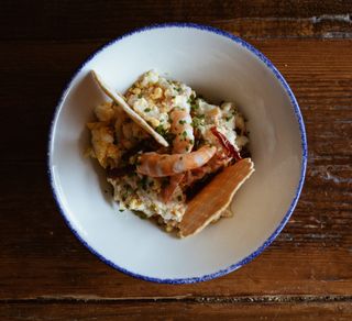 Tapa - Ensaladilla clásica de langostinos