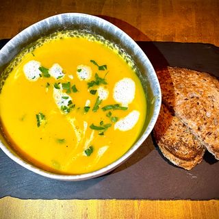 Supa nepaleza cu morcov&cartof dulce (vegan)