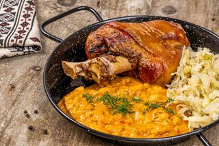 Ciolan cu iahnie de fasole și varză murată