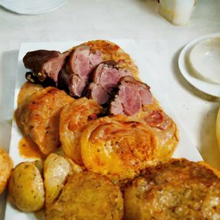 Ciolan de porc cu varza calita