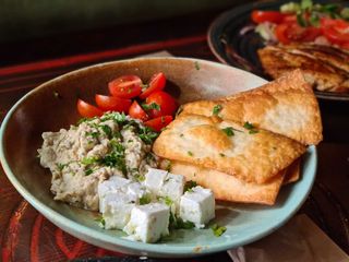 Salata de vinete cu branza feta si rosii cherry + Supa crema