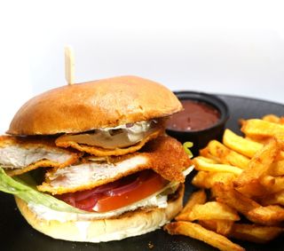 Криспи пилешки бургер (400г)