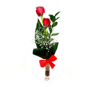 Tres Rosas Rojas jarrón 