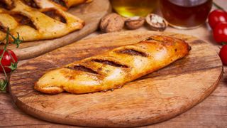 Kifla sa Bolognese sosom