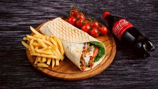 2 Kebab Mare + 2Cartofi Pai + 2 Băuturi răcoritoare la alegere