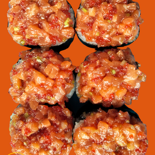 -Tatar z łososia z czapkami z tatara 