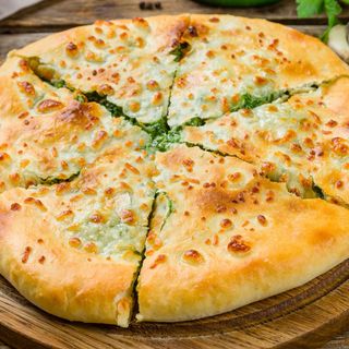 Chaczapuri ze szpinakiem 