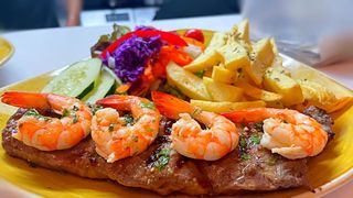 Naco do Lombo Fatiado com Camarões