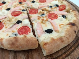 Піца з лососем