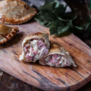 Empanada de jamón york y queso