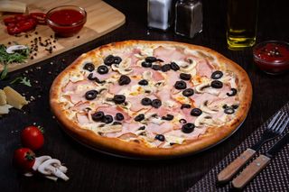 Pizza Capricciosa Ø 32cm