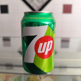 7UP Lata