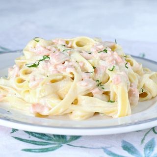 283.Spaghetti frutti di mare con panna