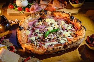 Pizza Prosciutto e Funghi 32-33cm