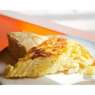 Tapa De Tortilla De Patatas Con Cebolla