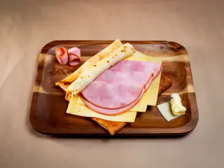 ბლინი ლორით და ყველით (Ham-cheese)