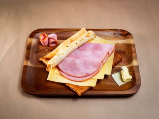 ბლინი ლორით და ყველით (Ham-cheese)