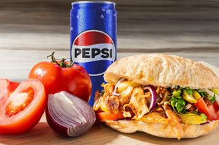 MENIU PITĂ PUI 450g  BĂUTURĂ