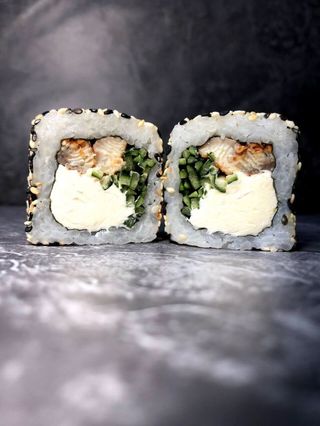 Филаделфия сусам със змиорка (8бр)