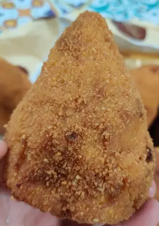 Arancino al ragù + Coca-Cola