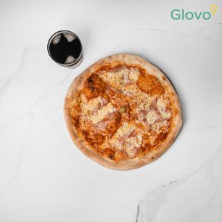 Pizza Vesuvio + Coca-Cola 0.5l