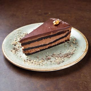 Čokoladna torta sa orasima