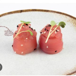 J112 Gunkan spicy maguro