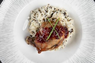 Pulpa de rata cu orez salbatic si dulceata de ardei iute