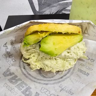Arepa Reina Pepiada