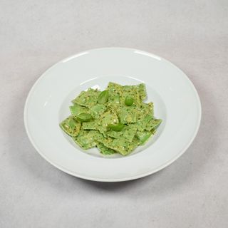 Raviolini w zielonym pesto